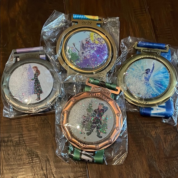RunDisney Frozen 2022 Medals Set - Picture 1 of 2